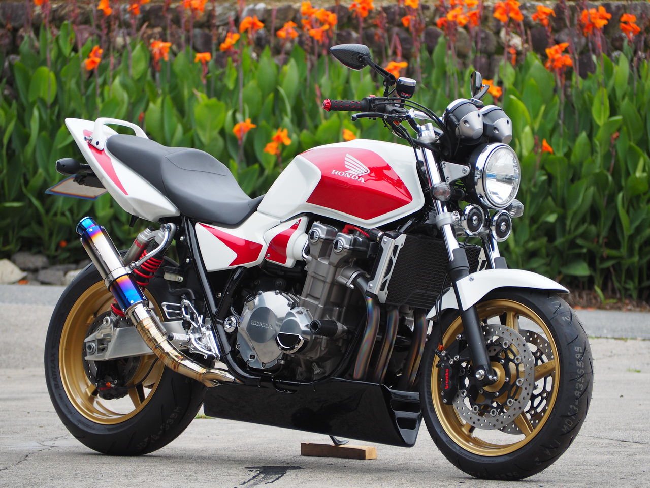 cb1300sf(sc40)用。モトズームのアンダーカウルです。 cb1300sf(sc40)用。モトズームのアンダーカウルです。