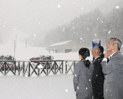 雪が降るゲレンデ。1メートルほど積もれば営業を始める=南砺市利賀村上百瀬で