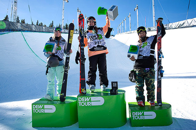 womans_pipe_final_podium_dew_tour_breckenridge_ortiz_107_640