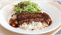 ゲレ食バトルでチャンピオンになった「野沢菜ビーフステーキライス」