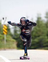 スケボーで時速130kmを達成