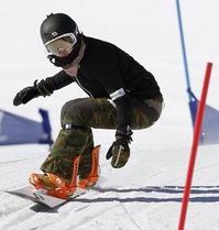 女子スノーボードクロスで予選を突破した藤森由香=アスペン(共同)