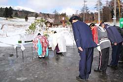1季限りの村営スキー場 王滝で村長ら安全祈願