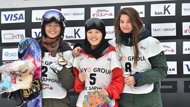 women_podium