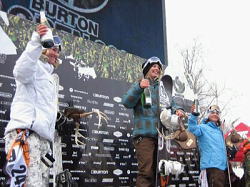 L-R: Gretchen Bleiler, Torah Bright and Elena Hight.
