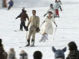 白馬村のスキー場で雪上結婚式が行われた