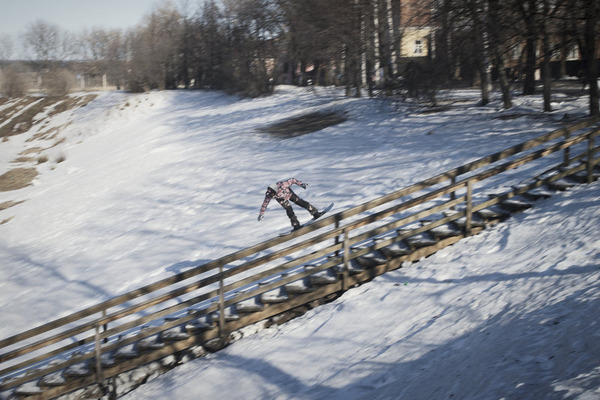 wojtek-pawlusiak-with-nosepress-on-a-rail-in-kirov