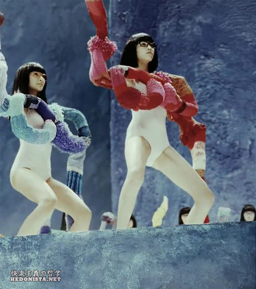 水原希子さんの股間に筋 / Zoff Wonderland編