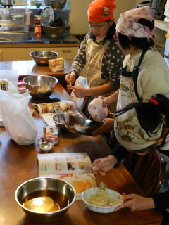 2011-12-27 10:02:35