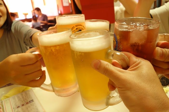 「ビールで乾杯」の画像検索結果