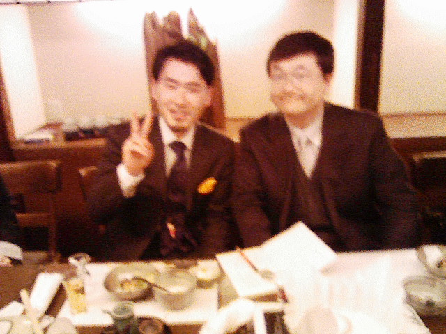 201002111900000