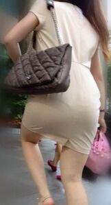 ◆【画像】駅にパンティ透け透けのお姉さんいたwww 変態の宴Ⅱ