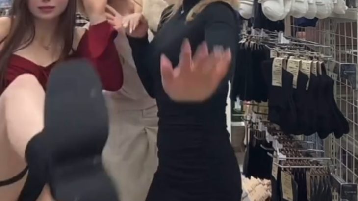 ◆【画像】最近のギャルさん、ズボンに見せかけたパンティで歩くwwwwwwwwwwww 変態の宴Ⅱ