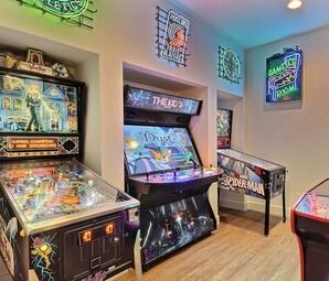 【画像】ゲーセンにパンツ丸見えの女の子いたwww 変態の宴Ⅱ