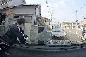 【枚方】お姉ちゃん激ギレ。チャリによる当て逃げ事件のドラレコが拡散希望中。 変態の宴Ⅱ