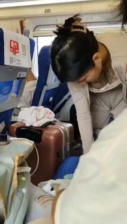 【朗報】中東のスチュワーデスさん、エロすぎる 変態の宴Ⅱ