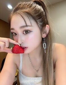 ◆【画像】ゆうちゃみ、◯◯毛がチラリする 変態の宴Ⅱ