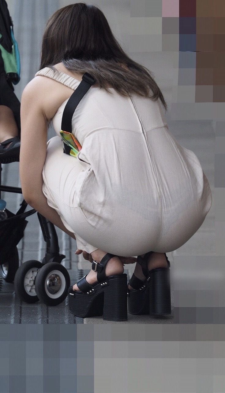 ◆【画像】人妻さん、Tバックを履いてるのがモロバレしてしまうwww 変態の宴Ⅱ