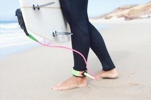 ◆【画像】ウエットスーツからTバックが透けてる女の子 変態の宴Ⅱ