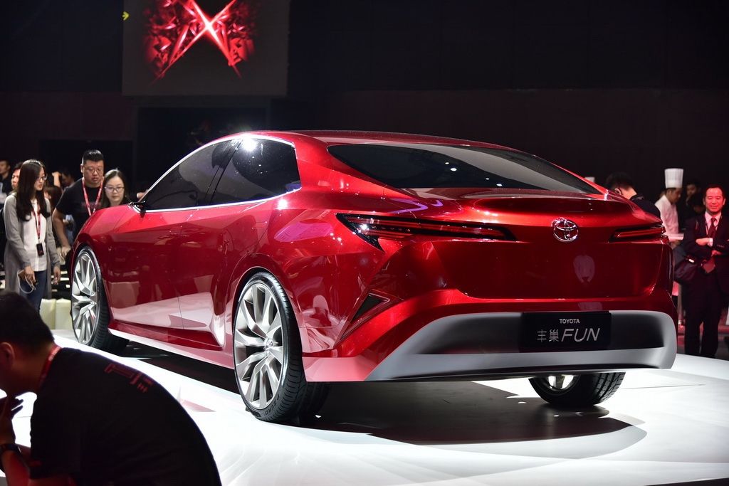toyota-fun-concept-sedan-shanghai17-3