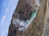 阿蘇火口緑水