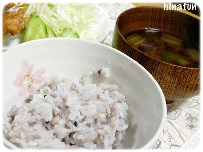 雑穀ごはんとお味噌汁