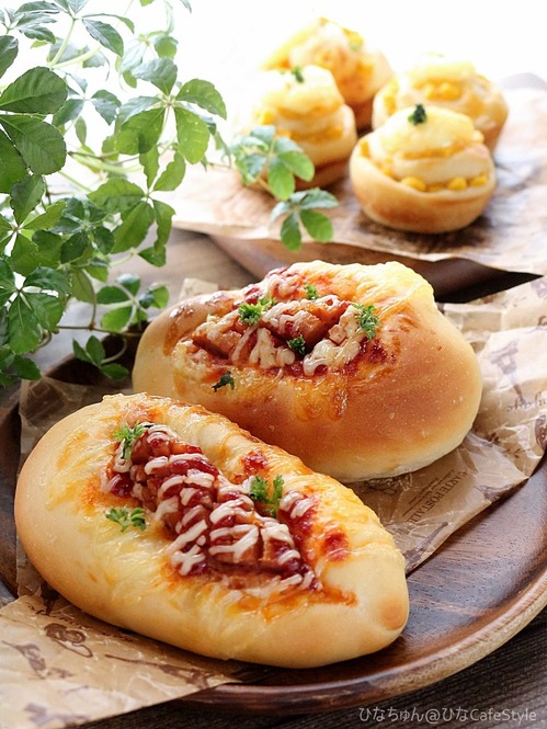 コーンとウィンナーの惣菜パン