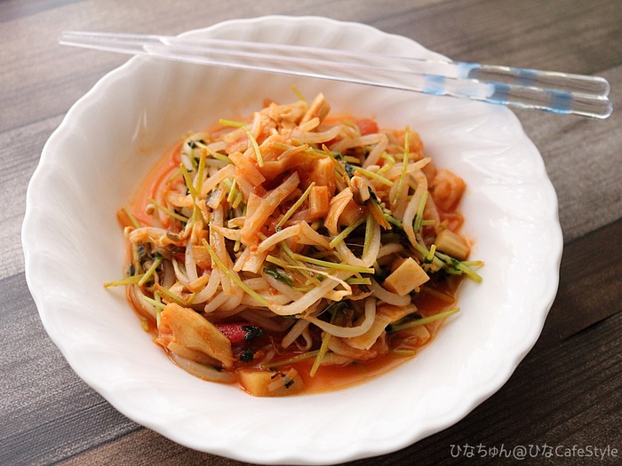 豆苗と穂先メンマのピリ辛炒め
