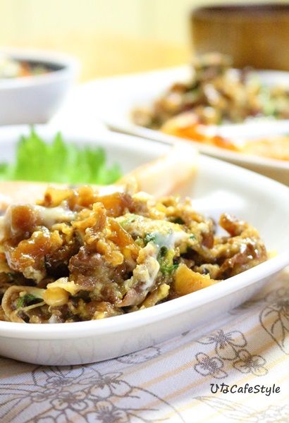 牛肉と白菜などの炒め煮の卵とじ