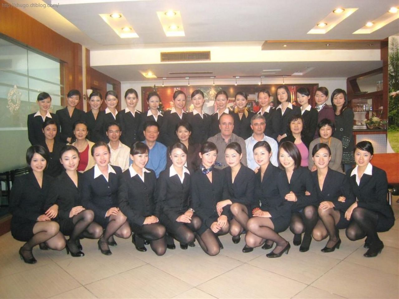 OL パンチラ 集合写真 
