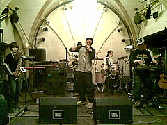 middle_1224418167