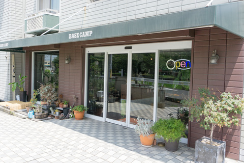 ベースキャンプ外観