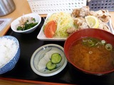 「地産おうえん!枚方もりもり亭」、からあげ定食