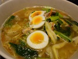 ミーアヤム(バリ風スパイシーチキン麺)