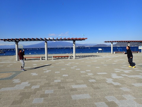 休憩中のバドミントン