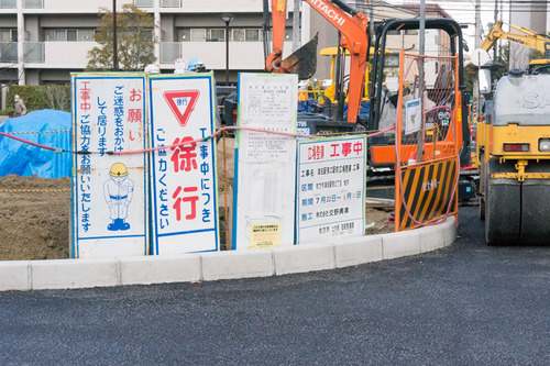 津田駅前-15022702
