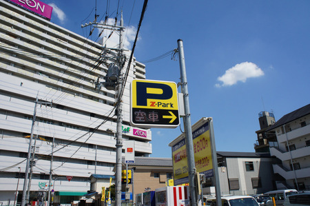 ビオルネ裏駐車場20120817134615