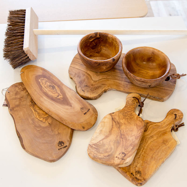 新井家具本館-1710061