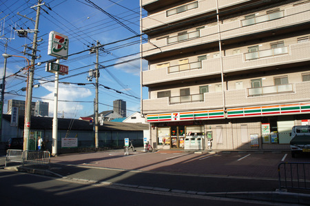 セブンイレブン寝屋川田井20120902170603