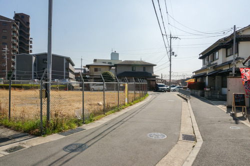 津田駅前-1303192