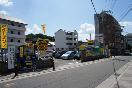 ビオルネ裏駐車場20120817134816