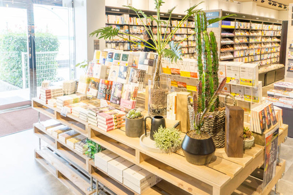 TSUTAYA東香里店-17093017
