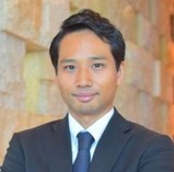 横辻氏
