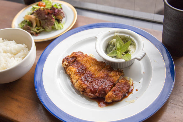 ドネモア-1701231