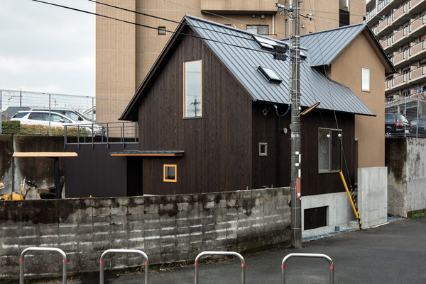 伊加賀西町の中庭式曲り屋