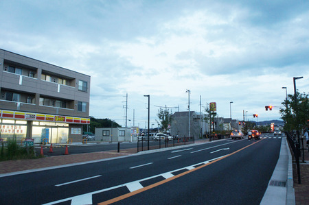 寝屋南デイリーヤマザキ20120828183122