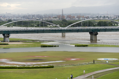 台風11号・淀川-8