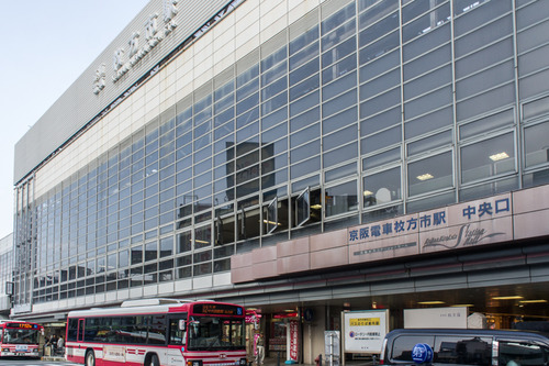 枚方市駅ロータリー-14081711