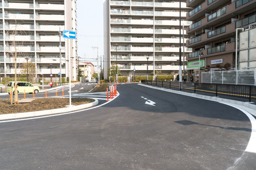 津田駅前-15031305