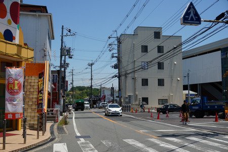 長尾駅ロータリー130604-08